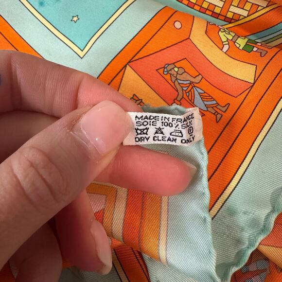 HERMES Donner La Main Carre 100% Silk Geometric Scarf 90cm Square Orange - Picture 11 of 15